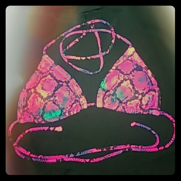 🆑🎉NWOT Snakeskin Bikini Top - Picture 1 of 5